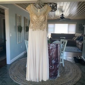 Beautiful size 13 gown. Worn once for my wedding